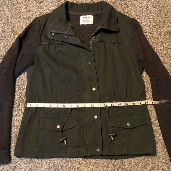 Green Jacket - Picture 2 of 3